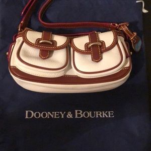 New never been used dooney and bourke banana bag